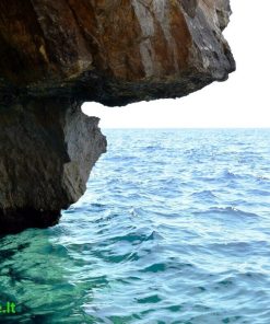 Uola prie jūros